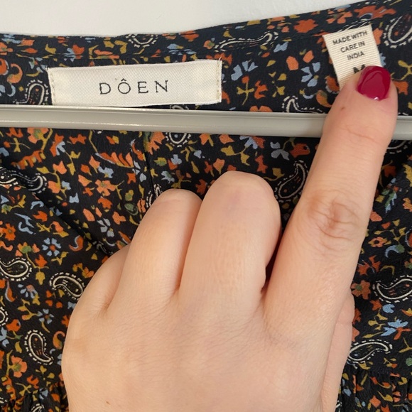 Doen Savona Top in Black Saint Claude Paisley - Picture 4 of 7